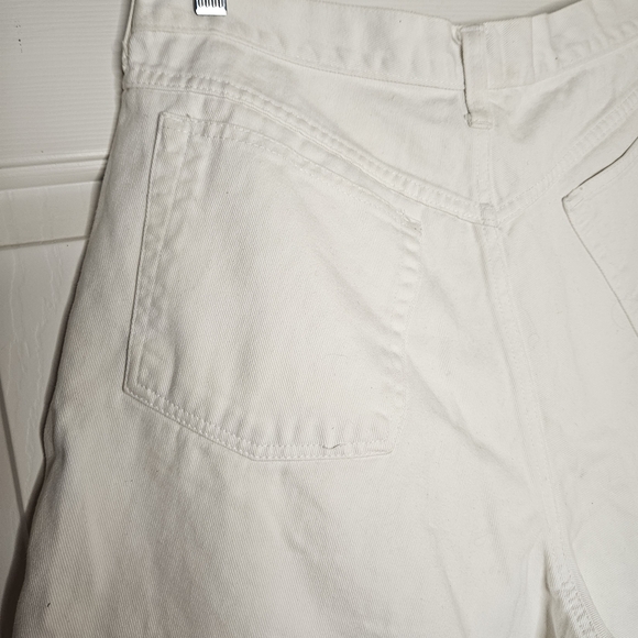 Classic White Denim Shorts for Women - Picture 3 of 12